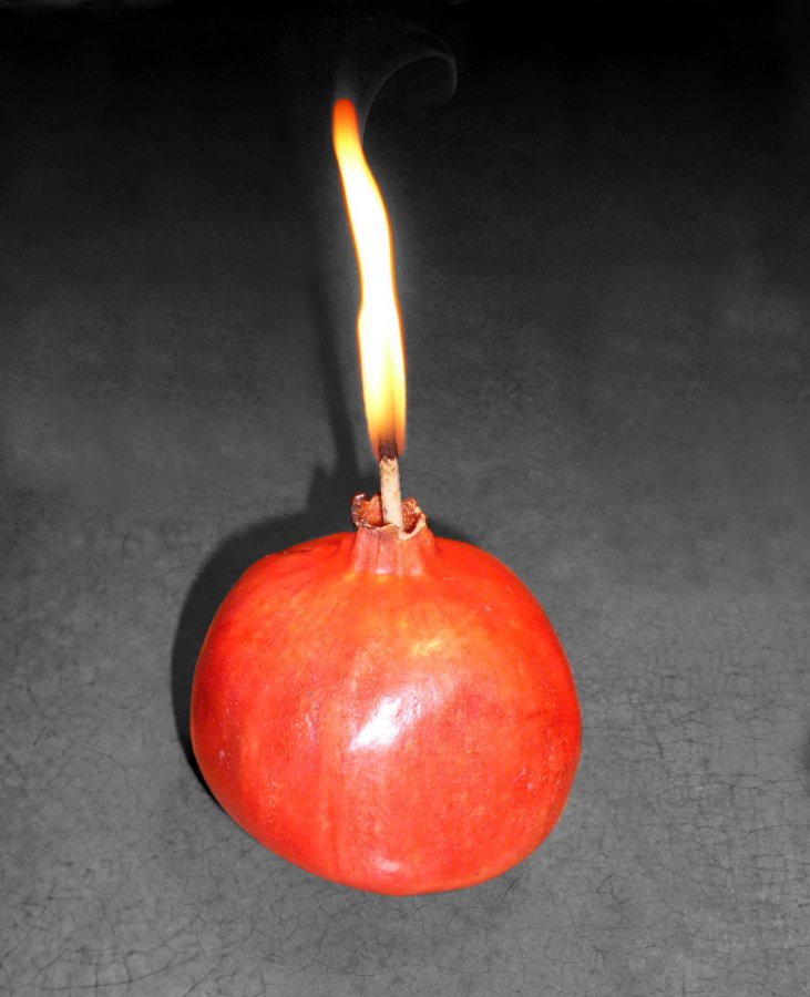 Zdjęcie świątecznego granata (owocu granatowca)
